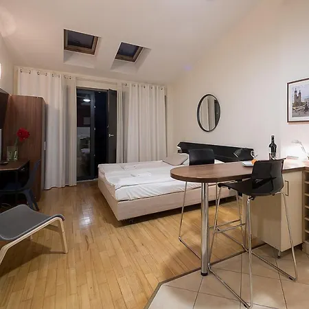 Main Square With Terrace & Air Condition