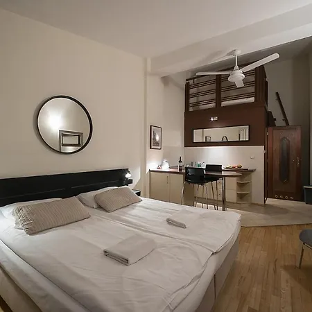 Apartament Main Square With Terrace & Air Condition