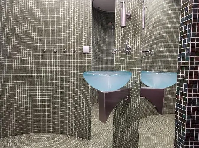 아파트 Main Square With Terrace & Air Condition