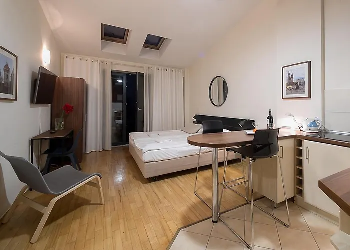 Main Square With Terrace & Air Condition