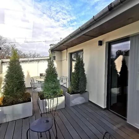 Main Square With Terrace & Air Condition *