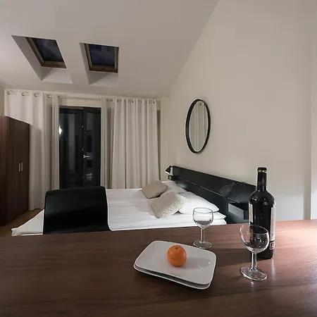 Main Square With Terrace & Air Condition *