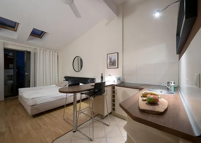 Main Square With Terrace & Air Condition *