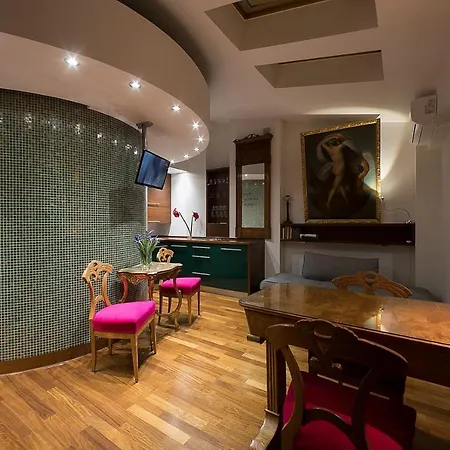 Main Square With Terrace & Air Condition 公寓